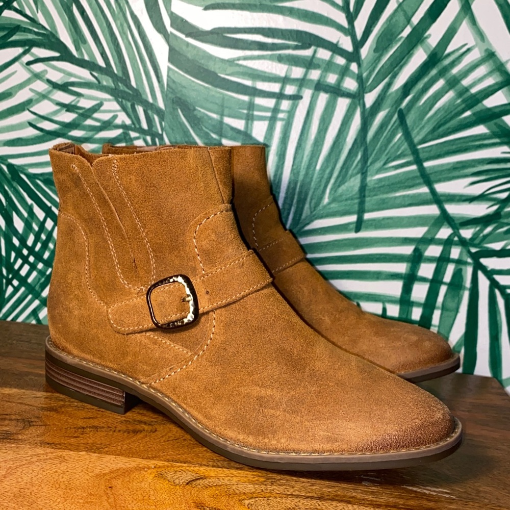 Clarks Camzin Brown Suede Zip Ankle Boots Women’s 8.5 M